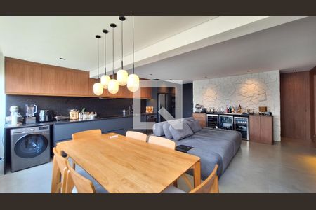 Sala/Cozinha de apartamento à venda com 1 quarto, 70m² em Parque Industrial Tomas Edson, São Paulo