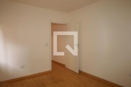 Quarto 1 de casa para alugar com 2 quartos, 60m² em Vila Carmosina, São Paulo