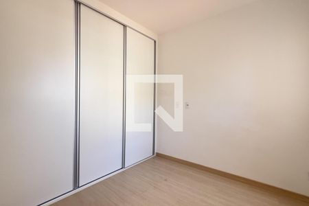 Quarto 2 de apartamento para alugar com 2 quartos, 47m² em Jardim Flor da Montanha, Guarulhos