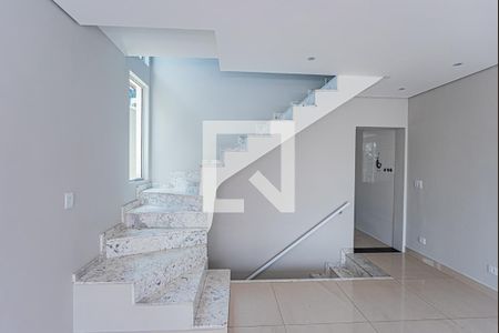 Escada de casa à venda com 3 quartos, 158m² em Parque Sao Domingos, São Paulo