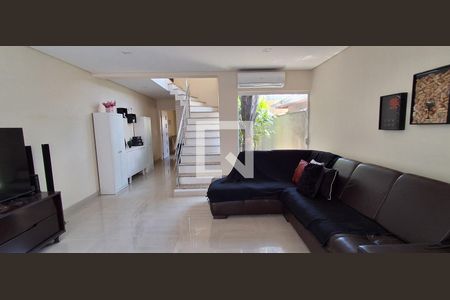 Sala de casa à venda com 3 quartos, 200m² em Cerâmica, São Caetano do Sul