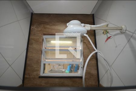 Banheiro de apartamento para alugar com 1 quarto, 20m² em Bento Ribeiro, Rio de Janeiro