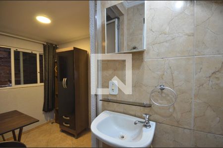 Banheiro de apartamento para alugar com 1 quarto, 30m² em Bento Ribeiro, Rio de Janeiro