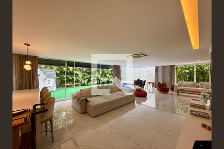 Sala  de casa de condomínio à venda com 3 quartos, 600m² em Granja Julieta, São Paulo