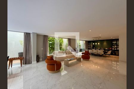 Sala  de casa de condomínio à venda com 3 quartos, 600m² em Granja Julieta, São Paulo