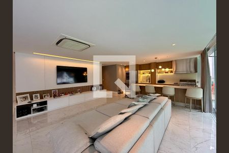 Sala  de casa de condomínio à venda com 3 quartos, 600m² em Granja Julieta, São Paulo