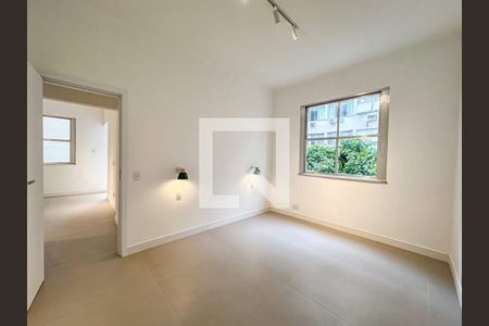 Apartamento à venda com 3 quartos, 129m² em Leme, Rio de Janeiro