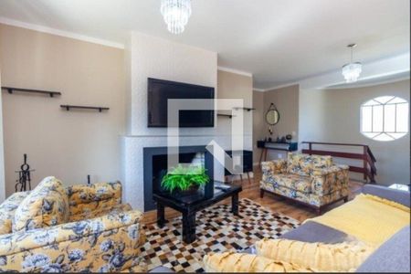 Sala de casa para alugar com 3 quartos, 380m² em Guarujá, Porto Alegre