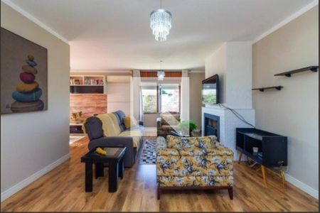 Sala de casa para alugar com 3 quartos, 380m² em Guarujá, Porto Alegre