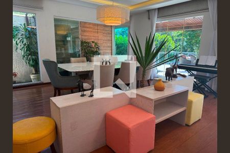 Casa à venda com 4 quartos, 284m² em Sapê, Niterói