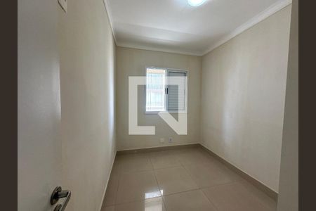 Quarto 1 de apartamento à venda com 3 quartos, 80m² em Jardim Tupanci, Barueri