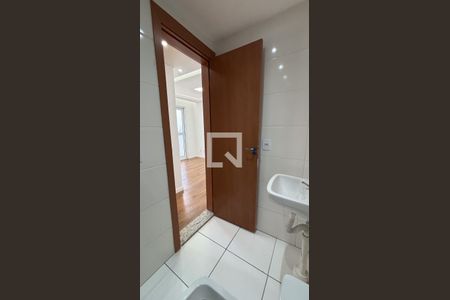Banheiro de apartamento para alugar com 2 quartos, 46m² em Jardim California, Jacareí