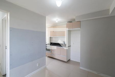 Sala/Cozinha/Área de Serviço  de apartamento para alugar com 3 quartos, 42m² em Itaquera, São Paulo