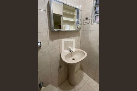 Banheiro  de casa para alugar com 2 quartos, 80m² em Casa Grande, Diadema