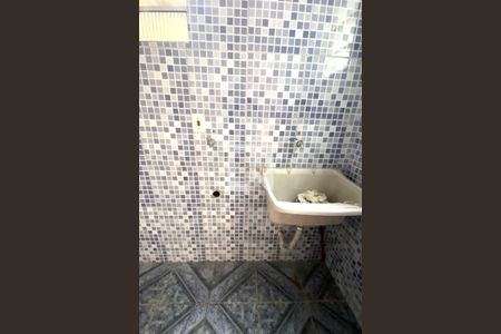 Área de serviço  de casa para alugar com 2 quartos, 80m² em Casa Grande, Diadema