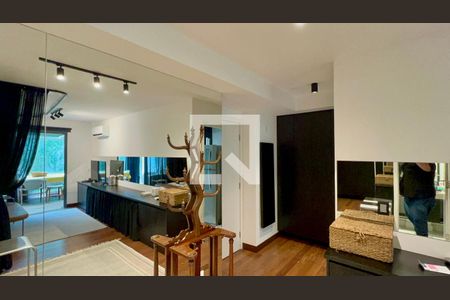 Hall de apartamento para alugar com 1 quarto, 72m² em Vila Madalena, São Paulo