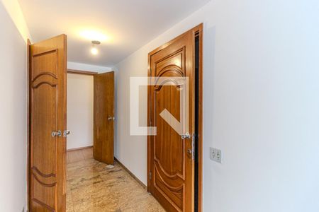 Entrada Social de apartamento à venda com 3 quartos, 304m² em Higienópolis, São Paulo