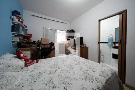 Suíte 1 de casa à venda com 11 quartos, 270m² em Vila Dalila, São Paulo