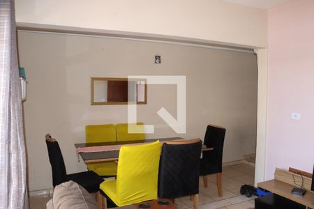 Casa para alugar com 3 quartos, 229m² em Parque Luíza, Embu das Artes