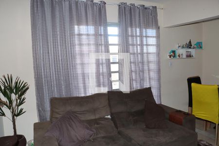 Casa para alugar com 3 quartos, 229m² em Parque Luíza, Embu das Artes