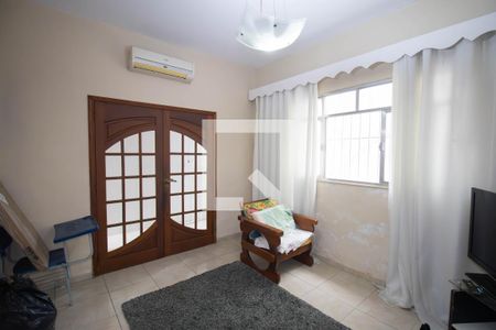 Sala de casa para alugar com 2 quartos, 75m² em Porto Novo, São Gonçalo
