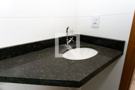 Banheiro de apartamento à venda com 1 quarto, 35m² em Vila Granada, São Paulo