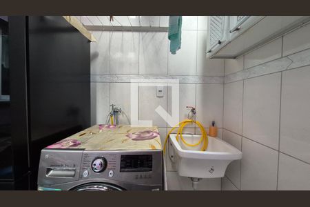 Area de serviço de casa à venda com 3 quartos, 111m² em Vila Vitória, Santo André