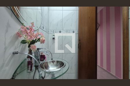 Lavabo de casa à venda com 3 quartos, 111m² em Vila Vitória, Santo André