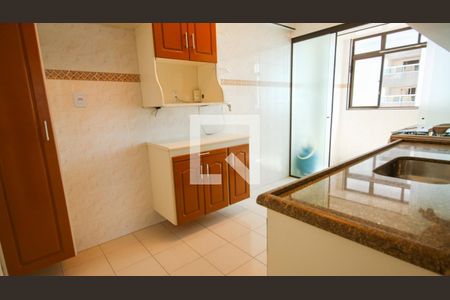 Cozinha de apartamento para alugar com 2 quartos, 132m² em Vila Caiçara, Praia Grande