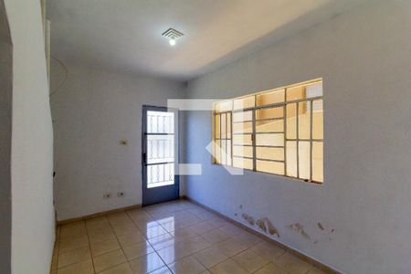 Sala de casa à venda com 2 quartos, 100m² em Parque Santa Madalena, São Paulo