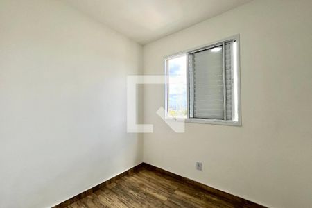 Quarto 2 de apartamento à venda com 2 quartos, 33m² em Jardim Itacolomi, São Paulo