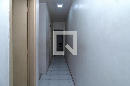 corredor para os cômodos_1 de casa à venda com 4 quartos, 160m² em Jardim Santa Cruz (sacoma), São Paulo