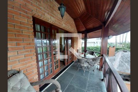 Casa à venda com 4 quartos, 429m² em Jardim Leonor, São Paulo