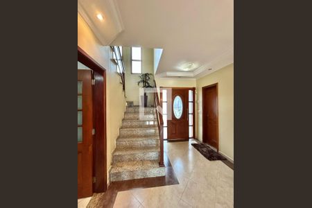 Casa para alugar com 4 quartos, 253m² em Jardim Virginia Bianca, São Paulo
