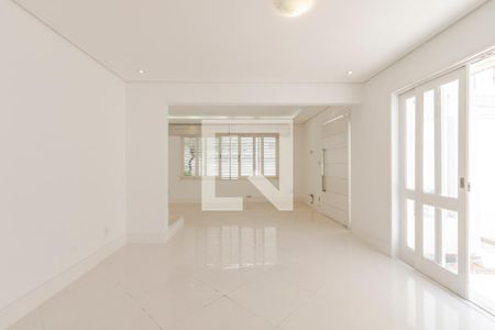 Sala de casa à venda com 3 quartos, 230m² em Vila Cordeiro, São Paulo