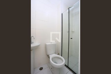 Banheiro de apartamento para alugar com 2 quartos, 32m² em Parque Munhoz, São Paulo