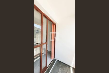 Varanda Sala / Quarto de kitnet/studio para alugar com 1 quarto, 49m² em Vila Itapura, Campinas