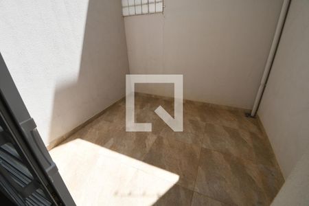 Sala - Área de Luz de casa para alugar com 4 quartos, 165m² em Parque Ceasa, Campinas