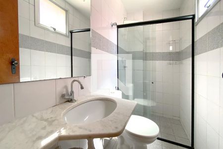 Banheiro da Suíte 1 de apartamento para alugar com 3 quartos, 70m² em Buritis, Belo Horizonte