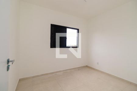 Quarto 1 de apartamento para alugar com 2 quartos, 45m² em Vila Jacuí, São Paulo