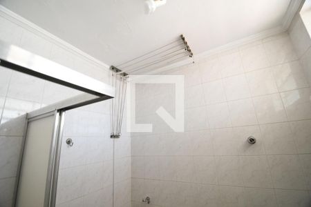 Banheiro de kitnet/studio para alugar com 1 quarto, 33m² em Centro, Campinas