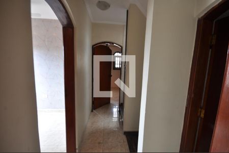 Hall de circulação de casa para alugar com 3 quartos, 150m² em Vila Medeiros, São Paulo