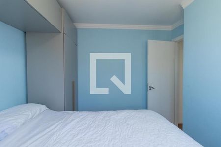 Quarto 1 de apartamento para alugar com 2 quartos, 55m² em Uberaba, Curitiba