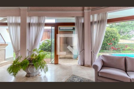 Casa à venda com 4 quartos, 853m² em Jardim Petropolis, São Paulo