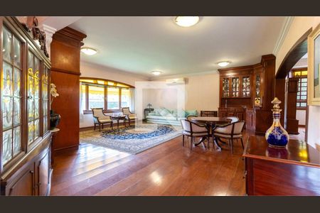 Casa à venda com 4 quartos, 853m² em Jardim Petropolis, São Paulo