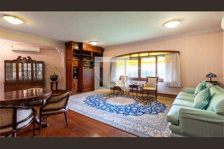 Casa à venda com 4 quartos, 853m² em Jardim Petropolis, São Paulo