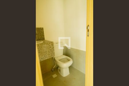 Banheiro - torneira de casa de condomínio para alugar com 3 quartos, 166m² em Conjunto Residencial Storil, Aparecida de Goiânia