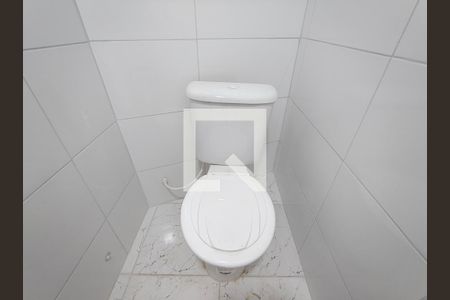 Banheiro de casa à venda com 2 quartos, 65m² em Jacarepaguá, Rio de Janeiro