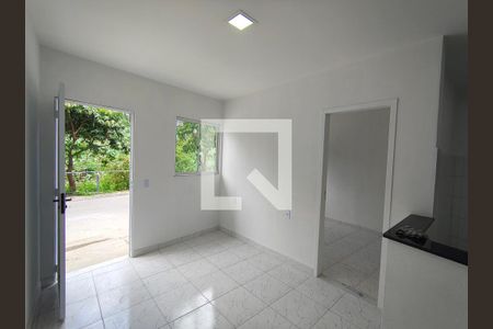 Sala de casa à venda com 2 quartos, 65m² em Jacarepaguá, Rio de Janeiro