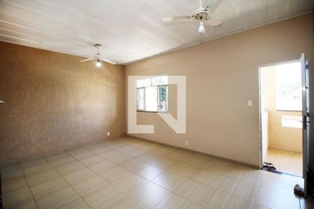 Sala de casa para alugar com 3 quartos, 100m² em Vigário Geral, Rio de Janeiro